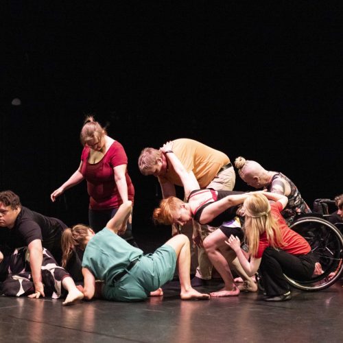 My-body-my-home-71bodies-foto-Thor-Brødreskift-Festspillene-Bergen-festival-Norge-Norway2727_qemsi9