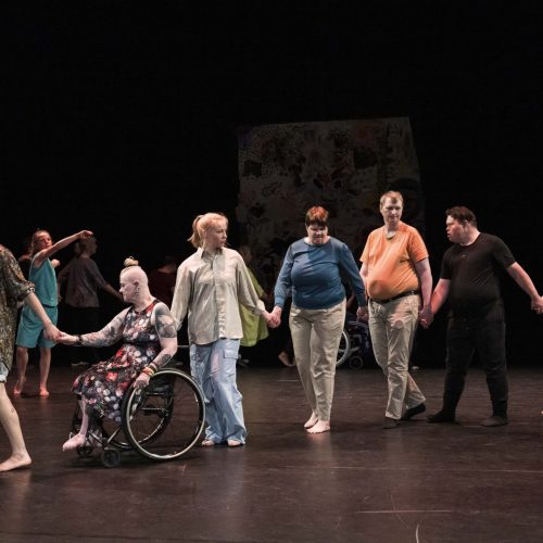 My-body-my-home-71bodies-foto-Thor-Brødreskift-Festspillene-Bergen-festival-Norge-Norway7575_iixukt